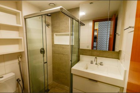 Apartamento à venda com 85m², 3 quartos e 1 vaga Apartamento à venda com 85m², 3 quartos e 1 vagaBanheiro da Suíte