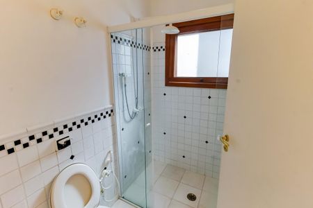 Casa para alugar com 1000m², 7 quartos e 5 vagasBanheiro da Suíte 1