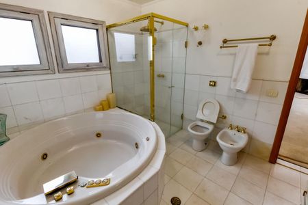 Casa para alugar com 1000m², 7 quartos e 5 vagasBanheiro da Suíte 4