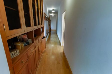 Casa para alugar com 1000m², 7 quartos e 5 vagasCorredor