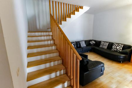 Casa para alugar com 1000m², 7 quartos e 5 vagasEscada 