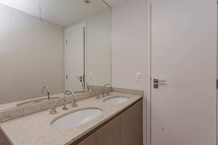 Apartamento para alugar com 127m², 4 quartos e 2 vagasBanheiro da Suíte 1