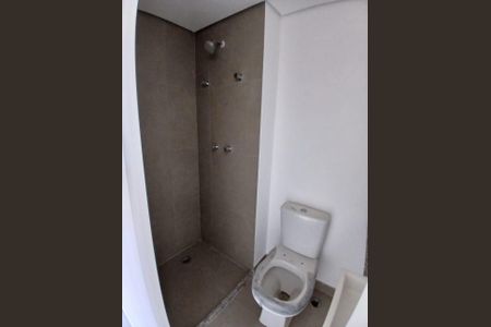 Banheiro de kitnet/studio para alugar com 1 quarto, 24m² em Moema, São Paulo