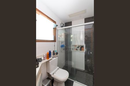 Casa à venda com 190m², 3 quartos e 5 vagasBanheiro da Suíte 1