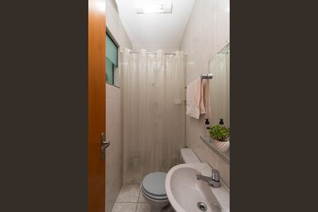 Casa à venda com 190m², 3 quartos e 5 vagasBanheiro de Serviço