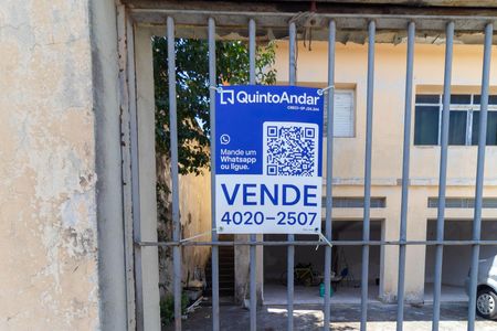 Casa à venda com 275m², 3 quartos e 6 vagas Casa à venda com 275m², 3 quartos e 6 vagasPlaca