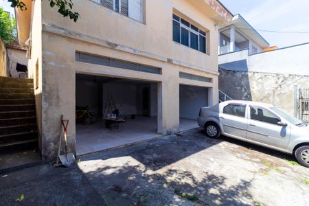Casa à venda com 275m², 3 quartos e 6 vagas Casa à venda com 275m², 3 quartos e 6 vagasGaragem