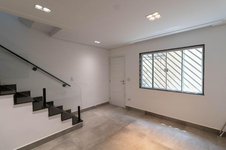 Sala de casa de condomínio à venda com 2 quartos, 87m² em Vila Guilhermina, São Paulo