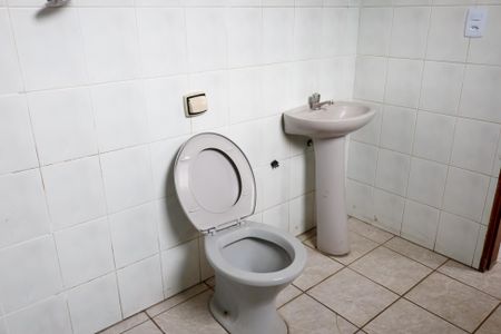 Casa para alugar com 200m², 2 quartos e sem vaga Casa para alugar com 200m², 2 quartos e sem vagaBanheiro 2