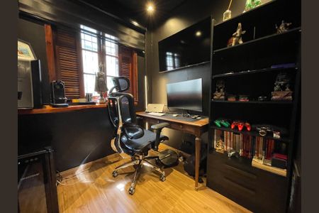 Casa à venda com 125m², 4 quartos e 2 vagasQuarto 3 / Escritório