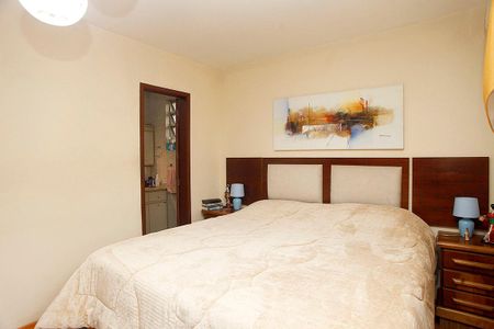 Casa à venda com 350m², 3 quartos e 3 vagasSuíte