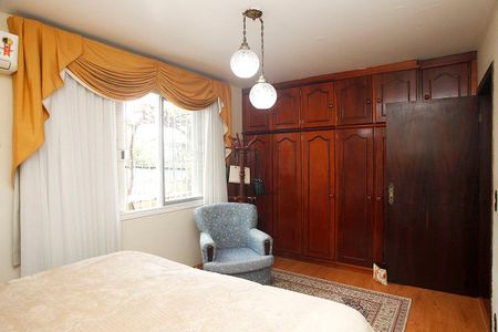 Casa à venda com 350m², 3 quartos e 3 vagasSuíte