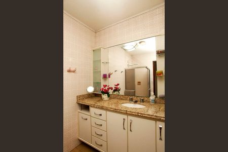 Casa à venda com 350m², 3 quartos e 3 vagasBanheiro 2