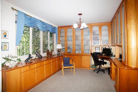 Casa à venda com 350m², 3 quartos e 3 vagasSala 1