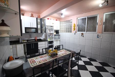 Casa para alugar com 511m², 5 quartos e 4 vagasCozinha