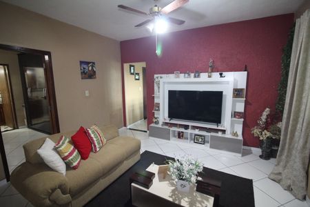 Sala de casa para alugar com 5 quartos, 511m² em Lindéia, Contagem