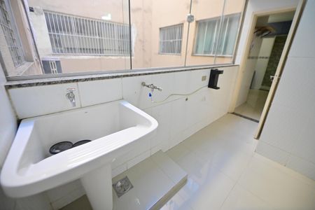 Apartamento para alugar com 130m², 4 quartos e 1 vagaÁrea de Serviço
