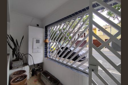 Entrada de casa para alugar com 3 quartos, 185m² em Aclimação, São Paulo