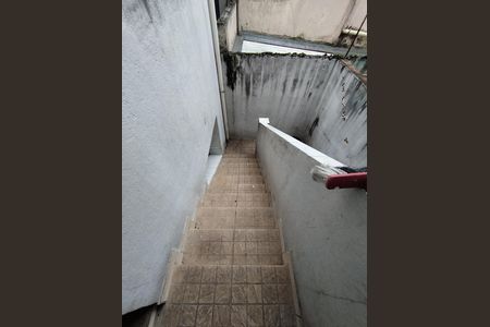 Escada para o Quintal de casa para alugar com 3 quartos, 185m² em Aclimação, São Paulo
