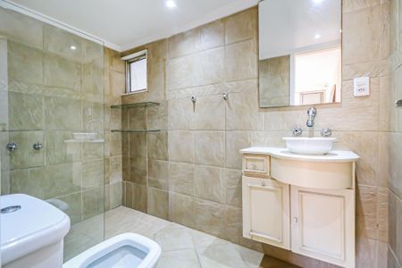 Apartamento para alugar com 80m², 2 quartos e 1 vagaSuite - Banheiro