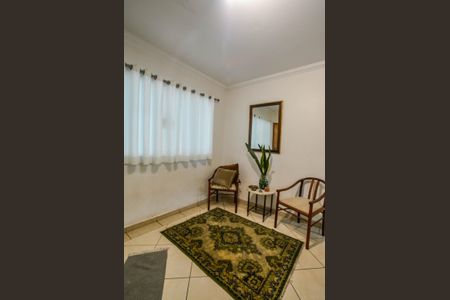 Casa à venda com 163m², 3 quartos e 3 vagas Casa à venda com 163m², 3 quartos e 3 vagasSala