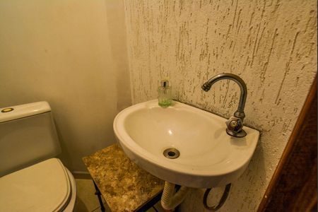 Casa à venda com 163m², 3 quartos e 3 vagas Casa à venda com 163m², 3 quartos e 3 vagasLavabo