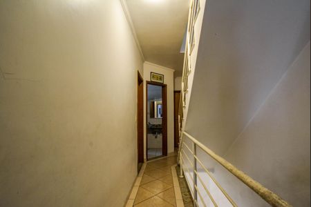 Casa à venda com 163m², 3 quartos e 3 vagas Casa à venda com 163m², 3 quartos e 3 vagasCorredor