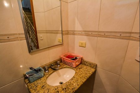 Casa à venda com 163m², 3 quartos e 3 vagas Casa à venda com 163m², 3 quartos e 3 vagasBanheiro Social