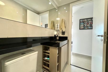 Apartamento à venda com 81m², 2 quartos e 2 vagasBanheiro Social