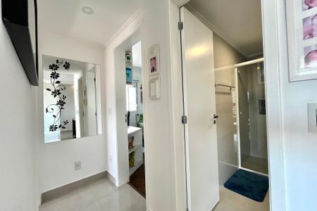 Apartamento à venda com 81m², 2 quartos e 2 vagasCorredor