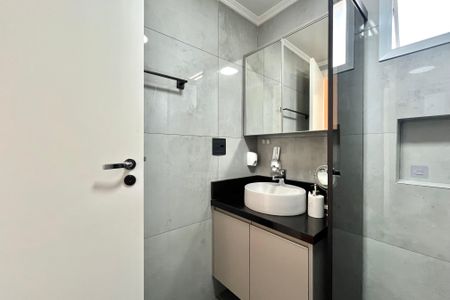 Apartamento à venda com 81m², 2 quartos e 2 vagasBanheiro da Suíte