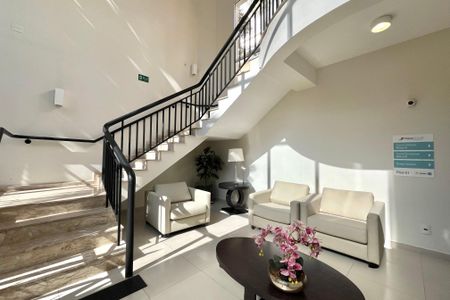 Apartamento à venda com 81m², 2 quartos e 2 vagasHall social