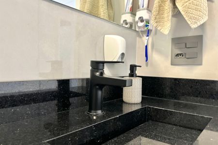 Apartamento à venda com 81m², 2 quartos e 2 vagasBanheiro Social