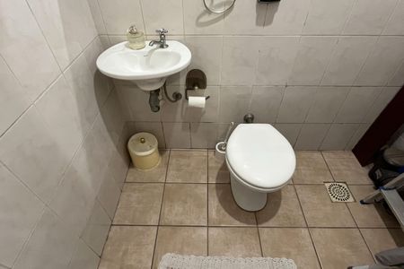 Apartamento para alugar com 220m², 3 quartos e 2 vagas Apartamento para alugar com 220m², 3 quartos e 2 vagasBanheiro de serviço