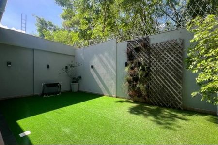 Casa de condomínio à venda com 240m², 4 quartos e 2 vagas