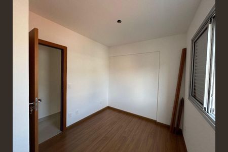 Apartamento à venda com 3 quartos, 79m² em Santa Rosa, Belo Horizonte