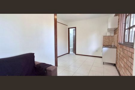 Sala de apartamento para alugar com 1 quarto, 41m² em Rio Tavares, Florianópolis