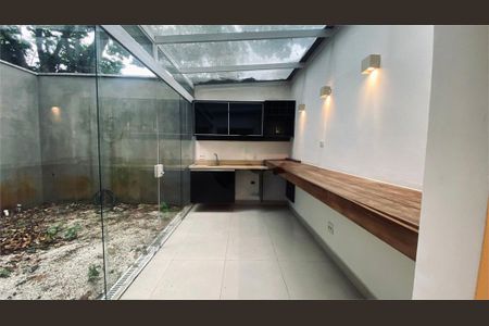 Casa à venda com 178m², 3 quartos e 2 vagas