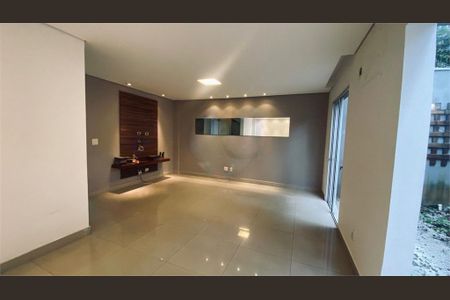 Casa à venda com 3 quartos, 178m² em Rio Pequeno, São Paulo