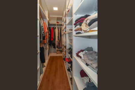 Apartamento à venda com 161m², 3 quartos e 3 vagasCloset da suíte 1