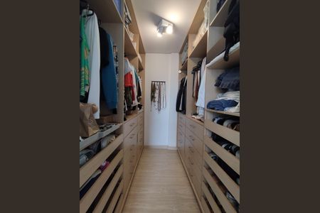 Apartamento à venda com 104m², 3 quartos e 2 vagasCloset da suíte
