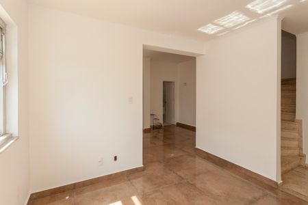 Casa à venda com 420m², 4 quartos e 6 vagasSala de estar