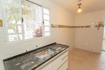 Casa à venda com 420m², 4 quartos e 6 vagasCozinha da Edícula