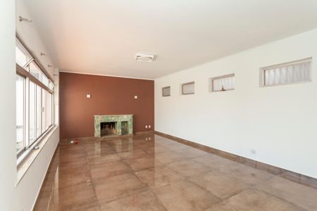 Casa à venda com 420m², 4 quartos e 6 vagasSala