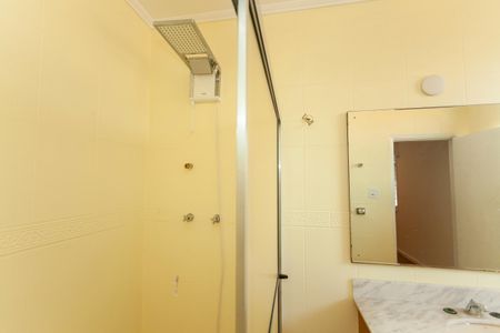 Casa à venda com 420m², 4 quartos e 6 vagasBanheiro da Suíte 1