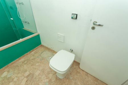 Casa à venda com 420m², 4 quartos e 6 vagasBanheiro Social