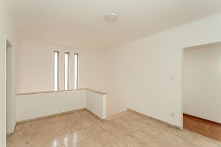 Casa à venda com 420m², 4 quartos e 6 vagasCorredor dos Quartos