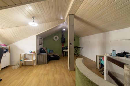 Casa para alugar com 170m², 3 quartos e 3 vagasÁtico