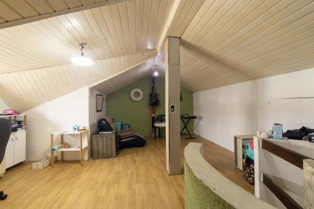 Casa para alugar com 170m², 3 quartos e 3 vagasÁtico