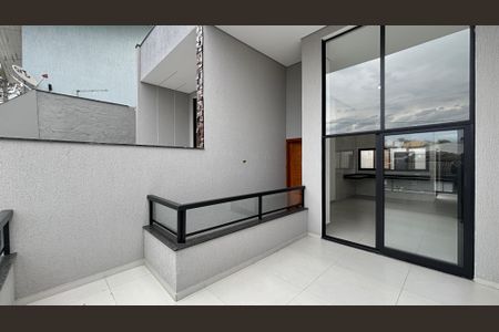 Casa à venda com 125m², 3 quartos e 2 vagasVaranda